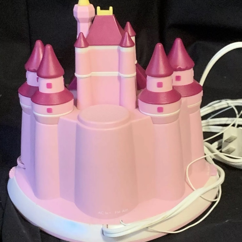Disney Princess Castle Story Telling Alarm Pink Clock with Radio P350ACR Tested - Picture 4 of 12